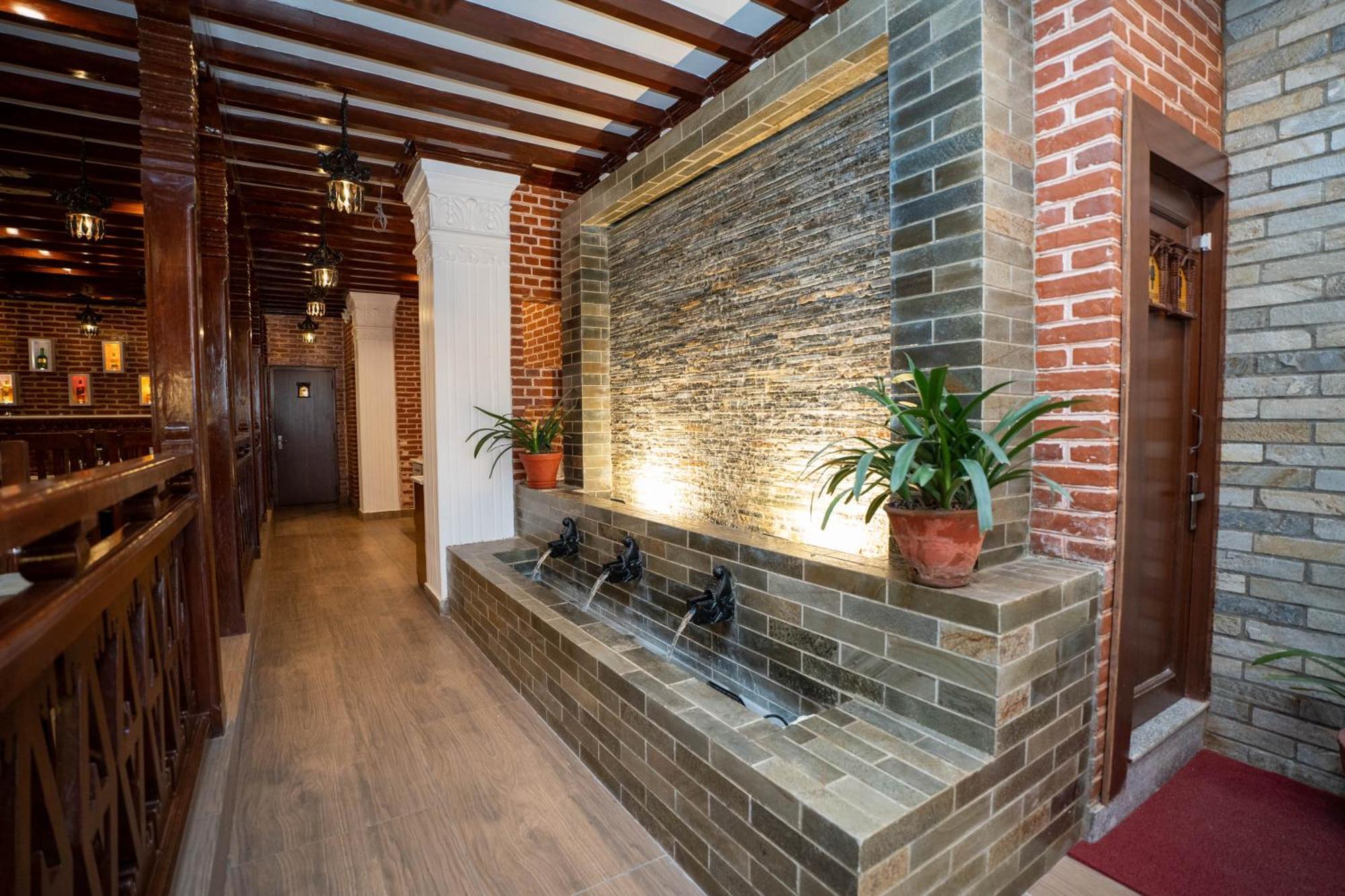 Airport Himalaya Boutique Hotel Katmandu Dış mekan fotoğraf